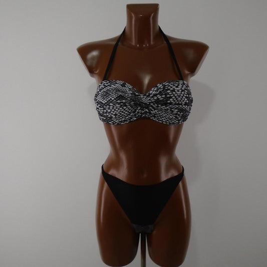 Women's Swimsuit PrettyLittleThing. Black. S. New with tags