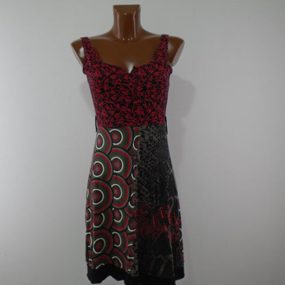 Vestido de Mujer Desigual. Multicolor. S. Usado. Bien