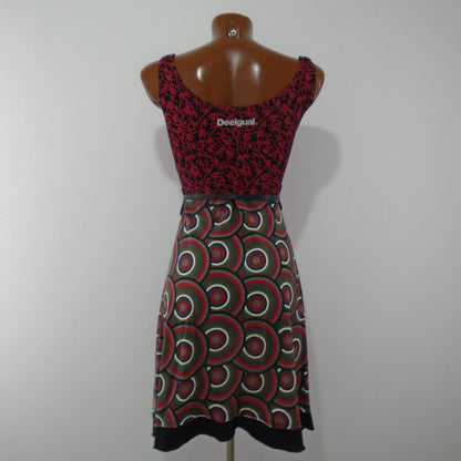 Vestido de Mujer Desigual. Multicolor. S. Usado. Bien