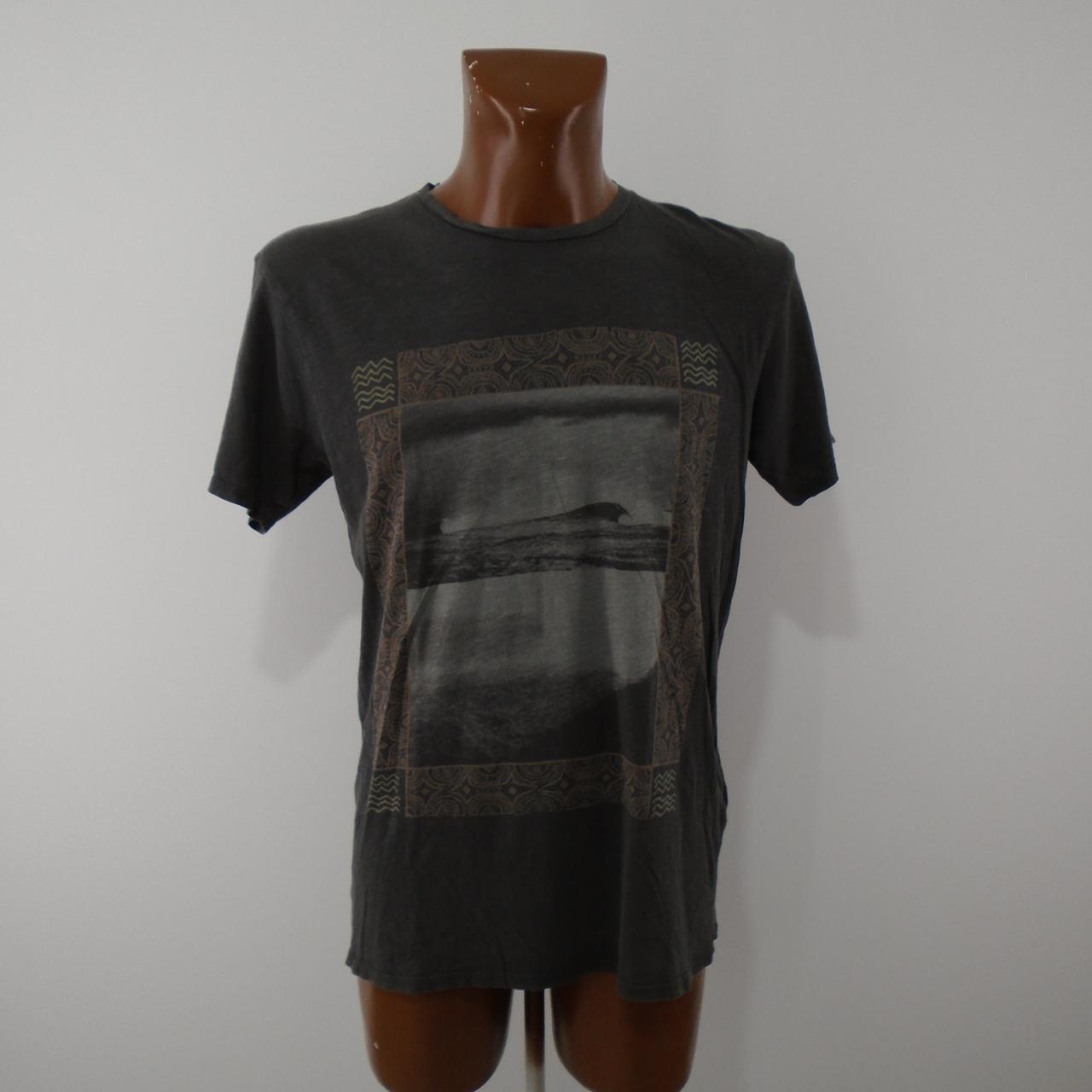 Men's T-Shirt Quiksilver. Grey. M. Used. Good