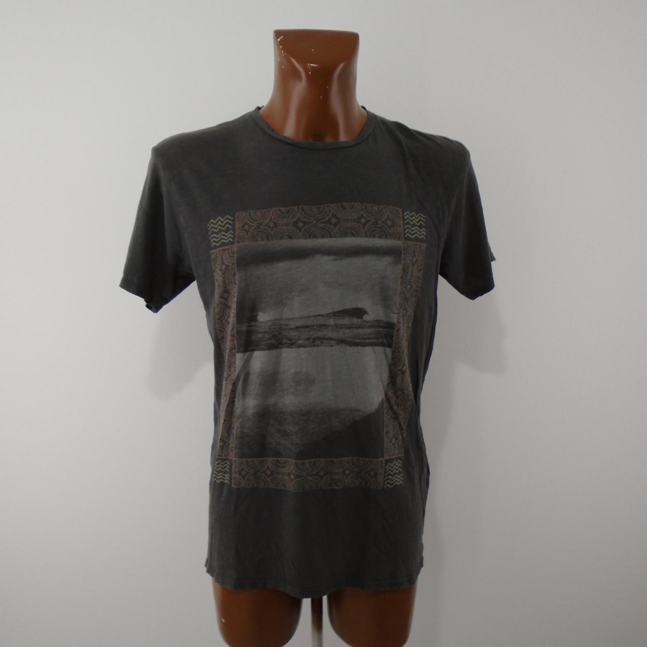 Men's T-Shirt Quiksilver. Grey. M. Used. Good