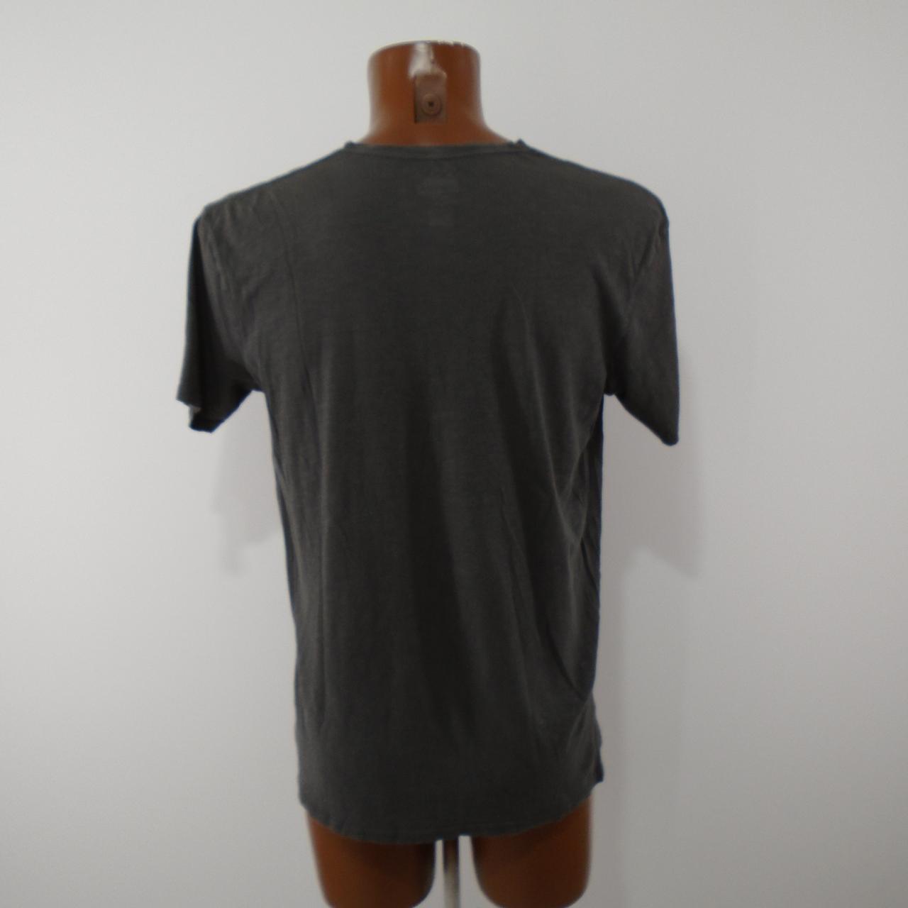Men's T-Shirt Quiksilver. Grey. M. Used. Good
