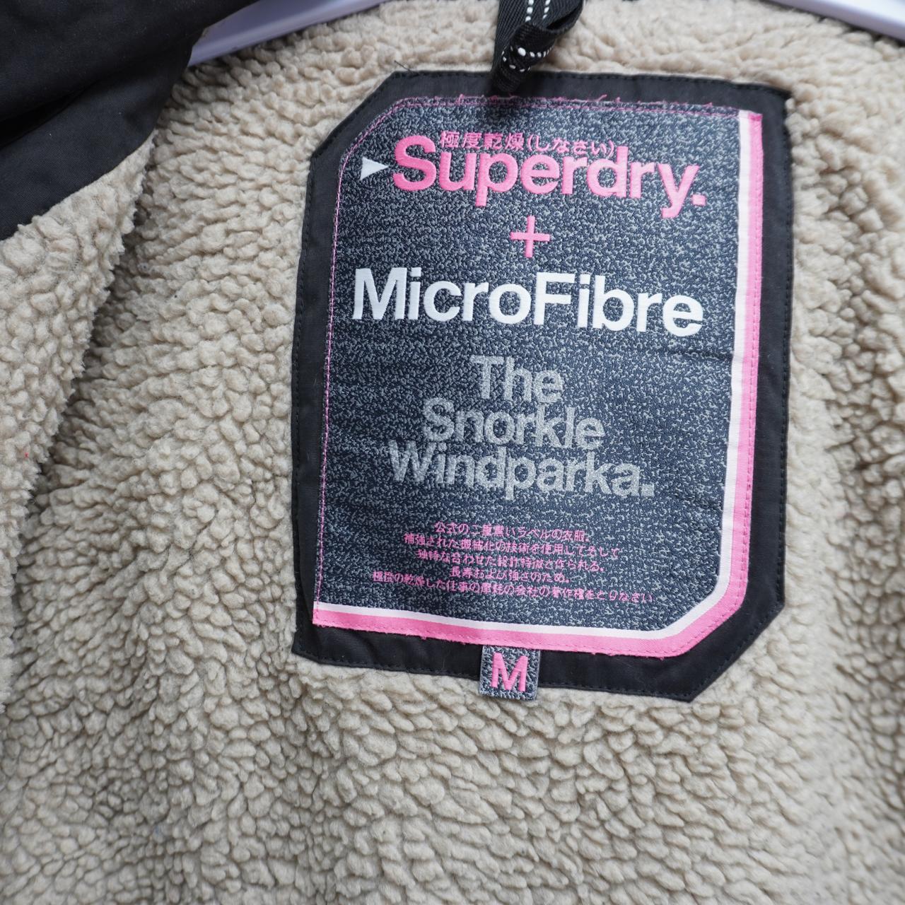 Parka de mujer Superdry. Gris. M. Usada. Satisfactoria