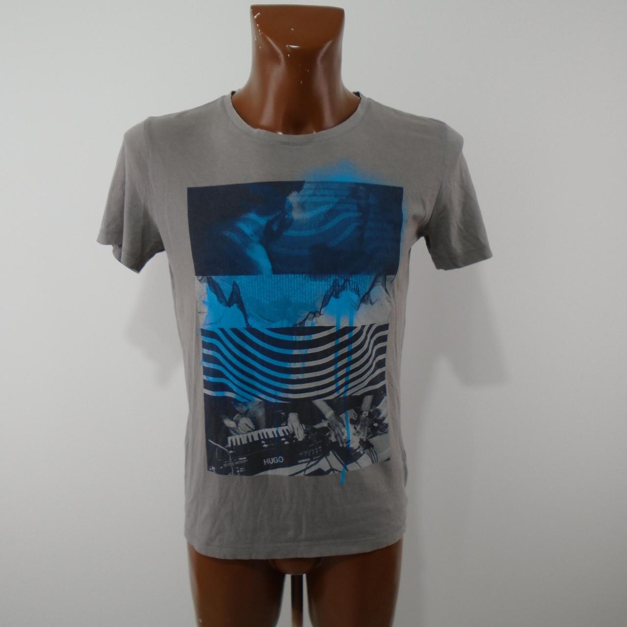 Men's T-Shirt Hugo Boss. Grey. S. Used. Good