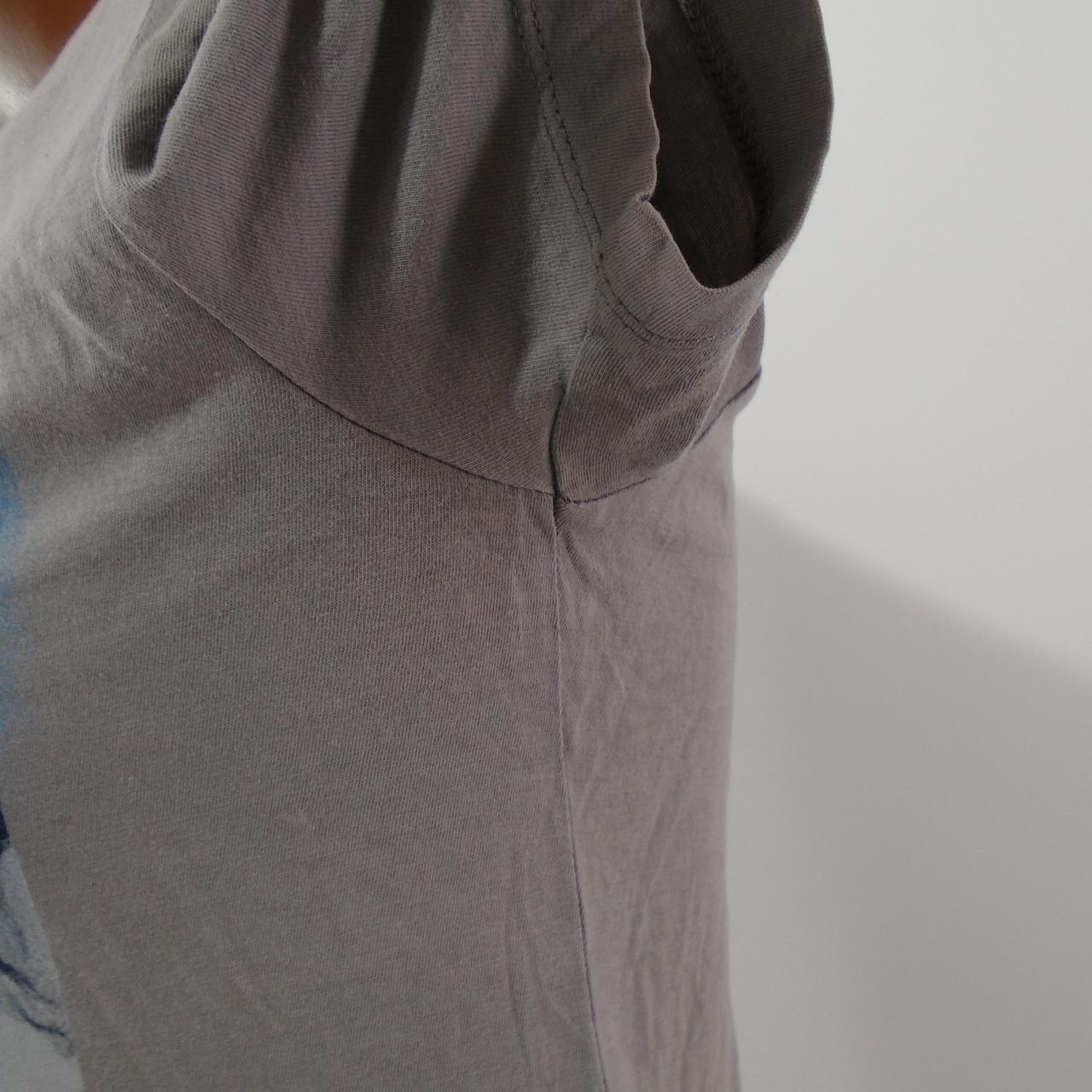 Men's T-Shirt Hugo Boss. Grey. S. Used. Good