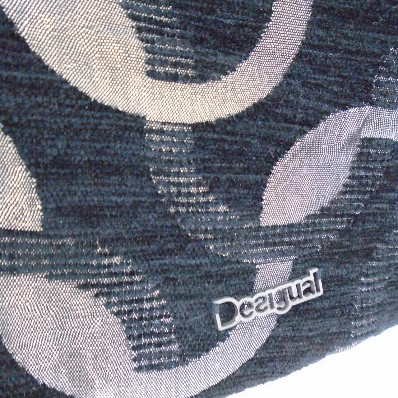 Women's Coat Desigual. Black. XXXXL. Used. Good