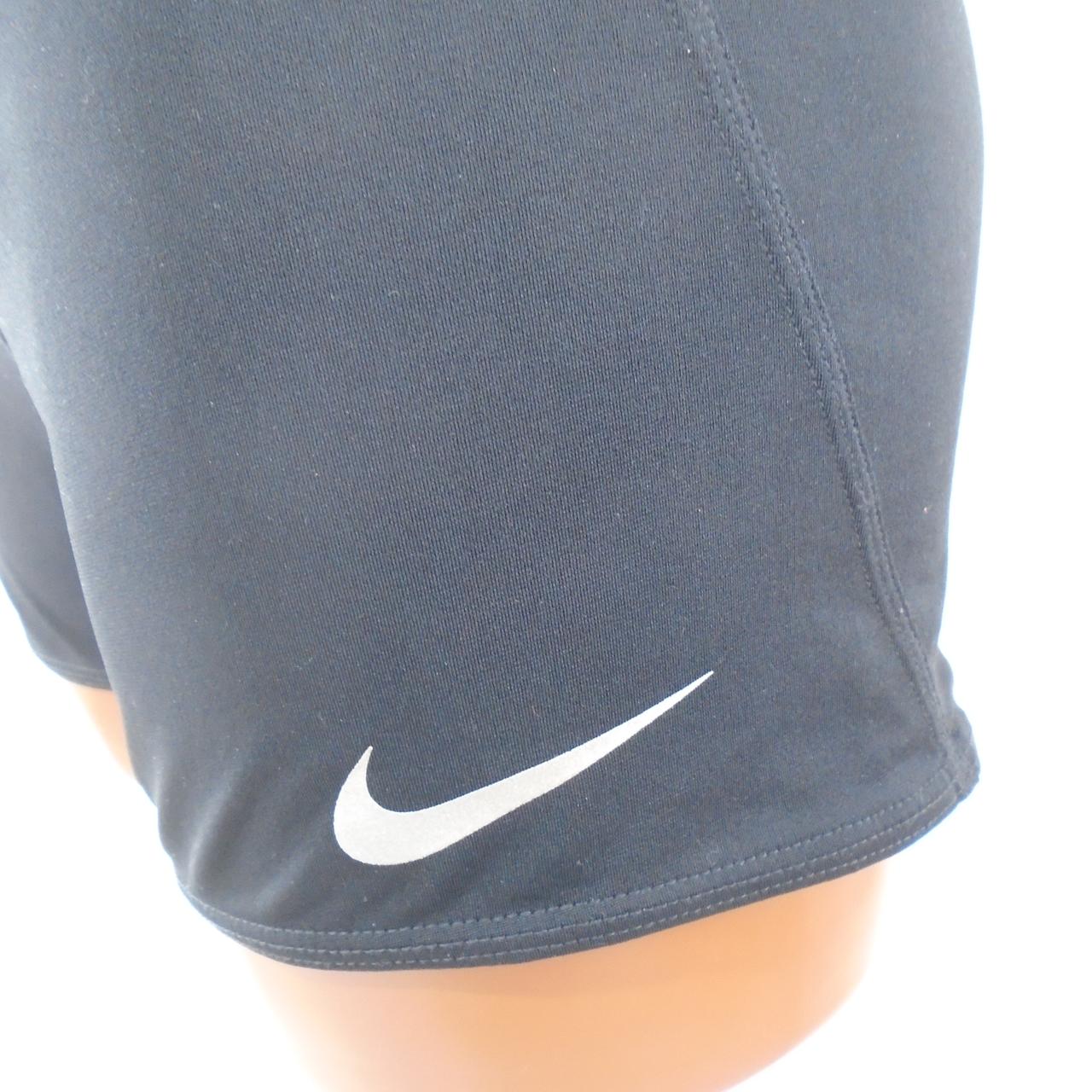 Pantalones cortos de mujer Nike. Negro. L. Usado. Bien