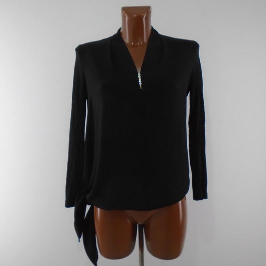 Blusa de mujer Escada. Negra. XS. Usada. Satisfactoria