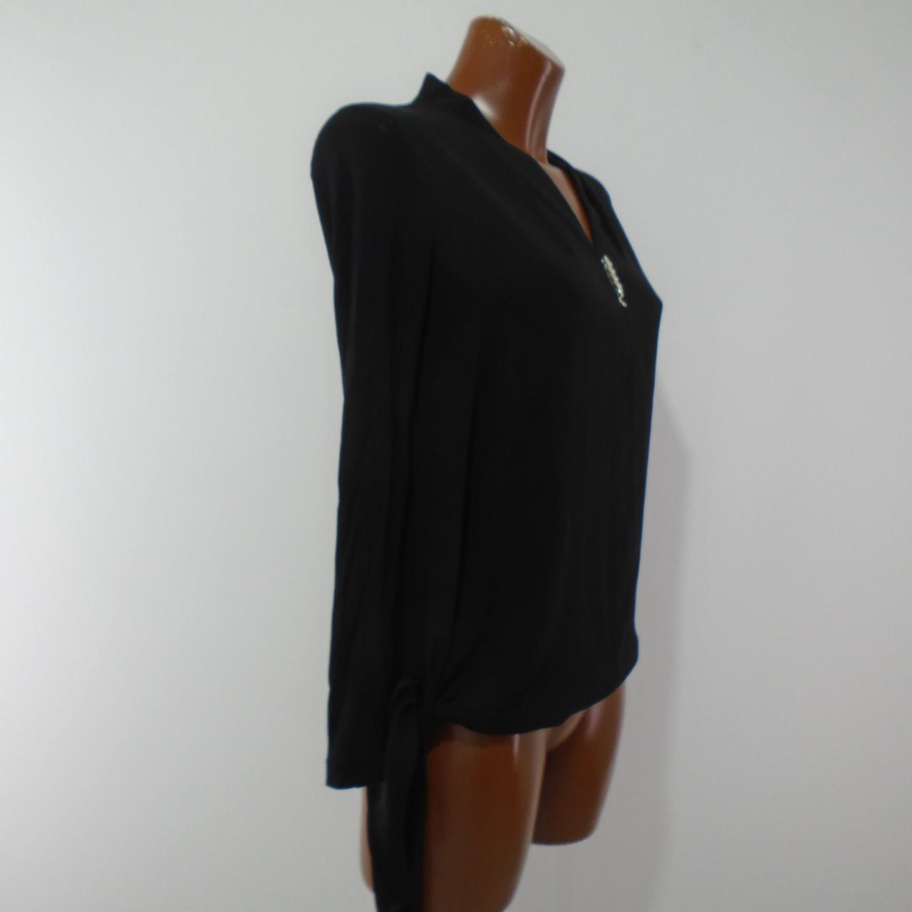 Blusa de mujer Escada. Negra. XS. Usada. Satisfactoria