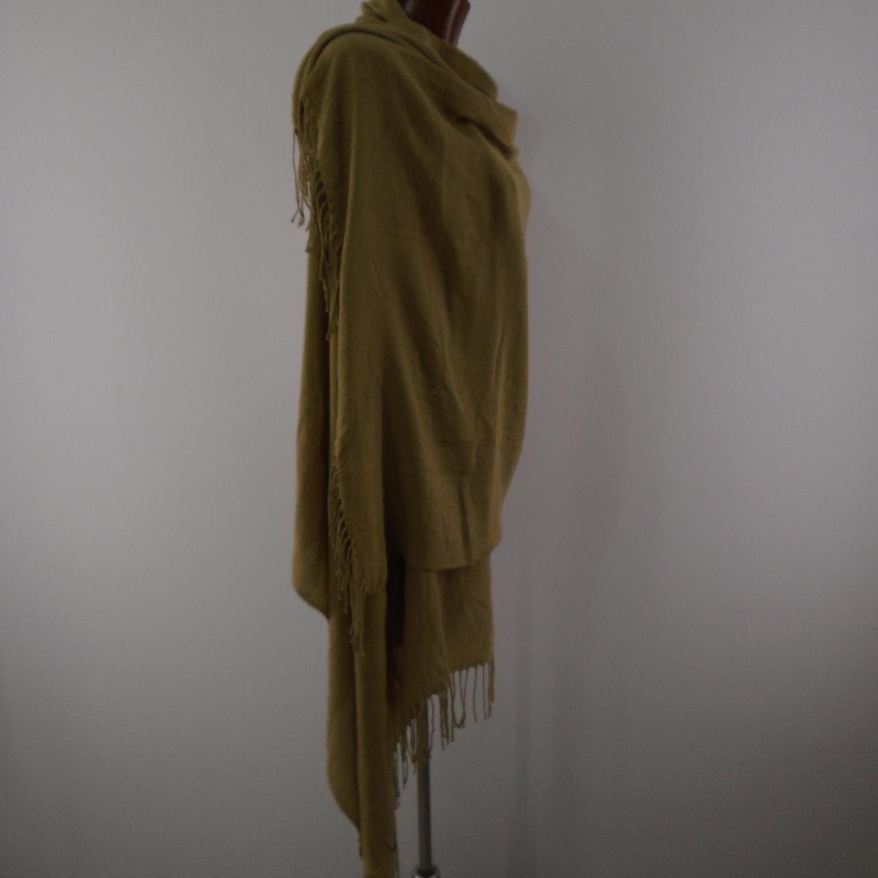 Ropa y accesorios para mujer Italia Moda. Beige. L. Usado. Bien