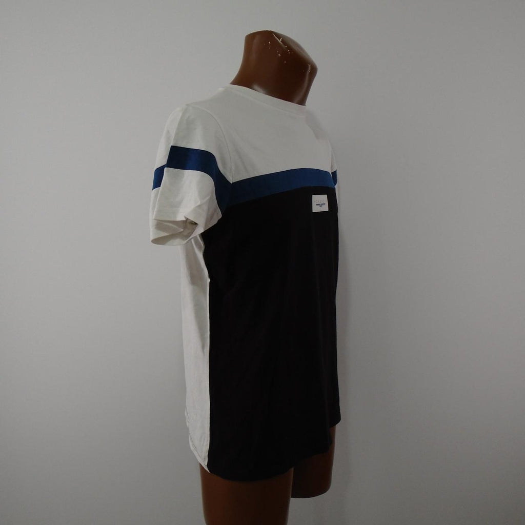 T-shirt homme Mckinze.  Multicolore.  M. Utilisé.  Bien