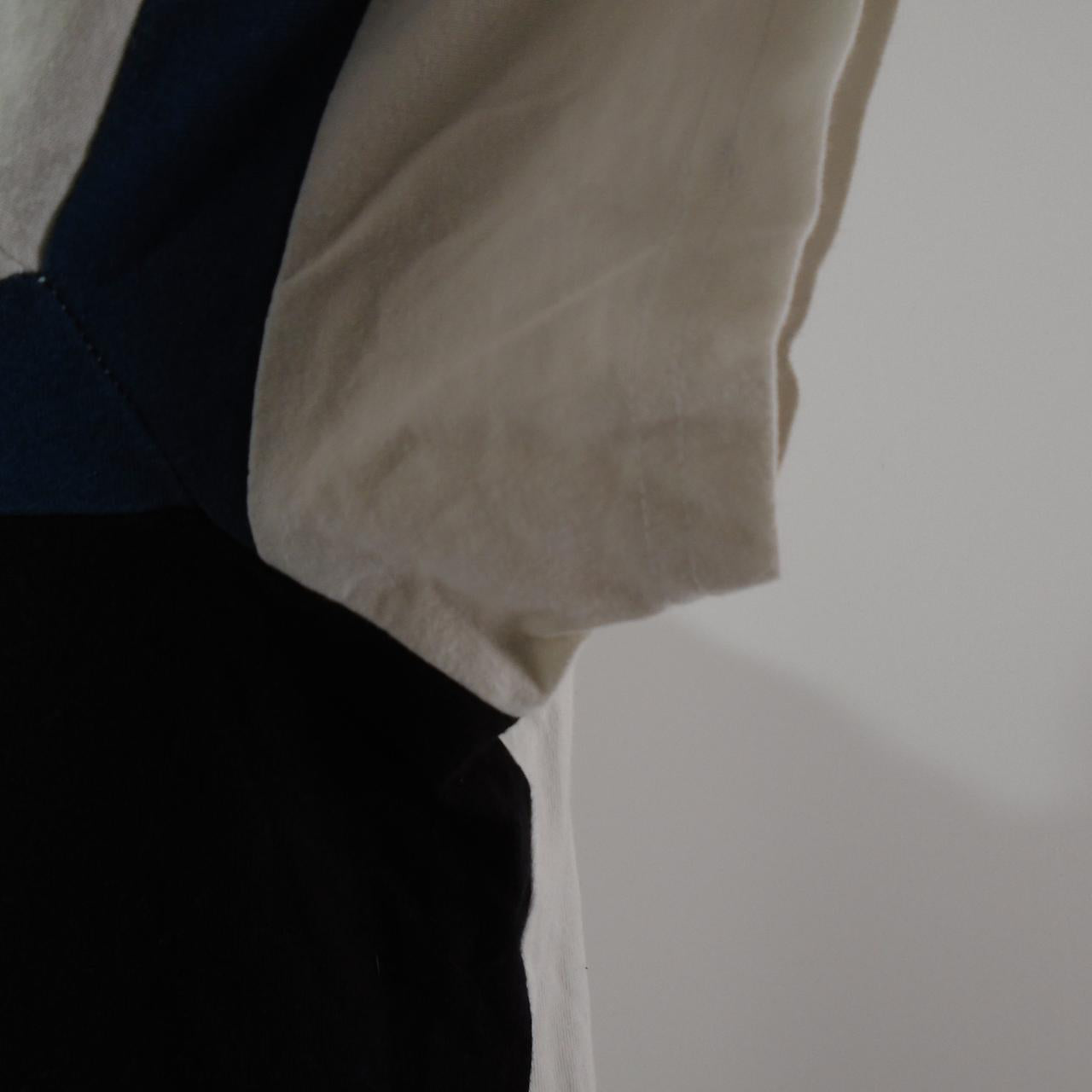 T-shirt homme Mckinze.  Multicolore.  M. Utilisé.  Bien