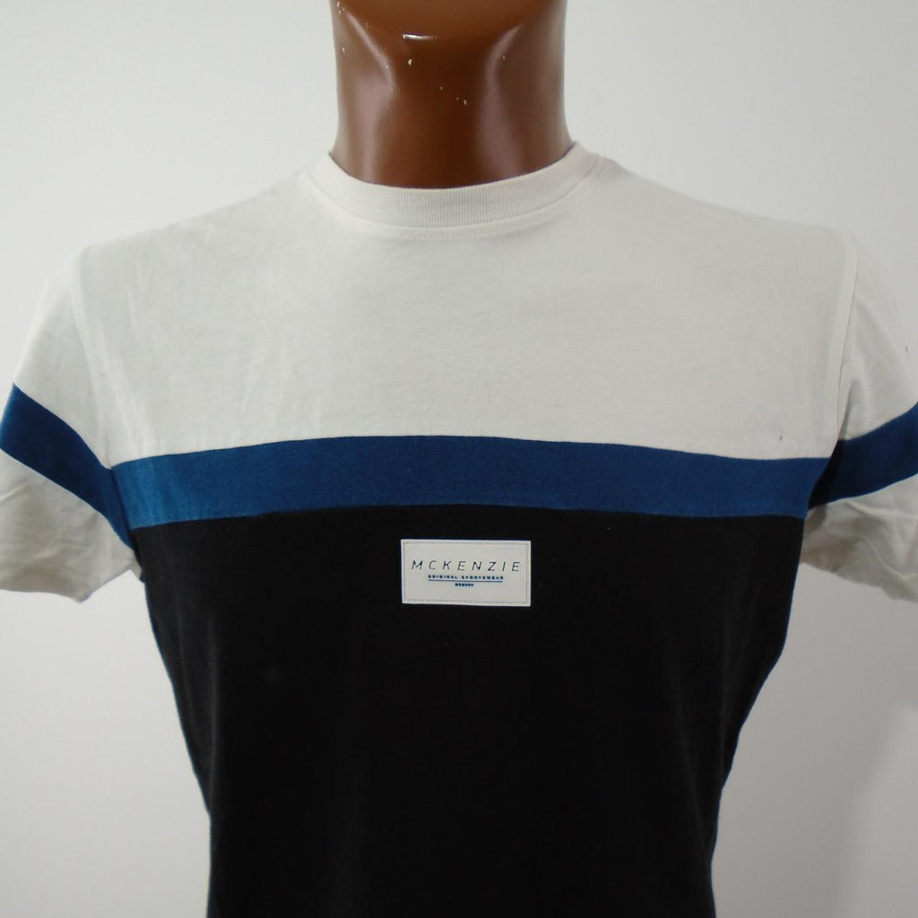 T-shirt homme Mckinze.  Multicolore.  M. Utilisé.  Bien