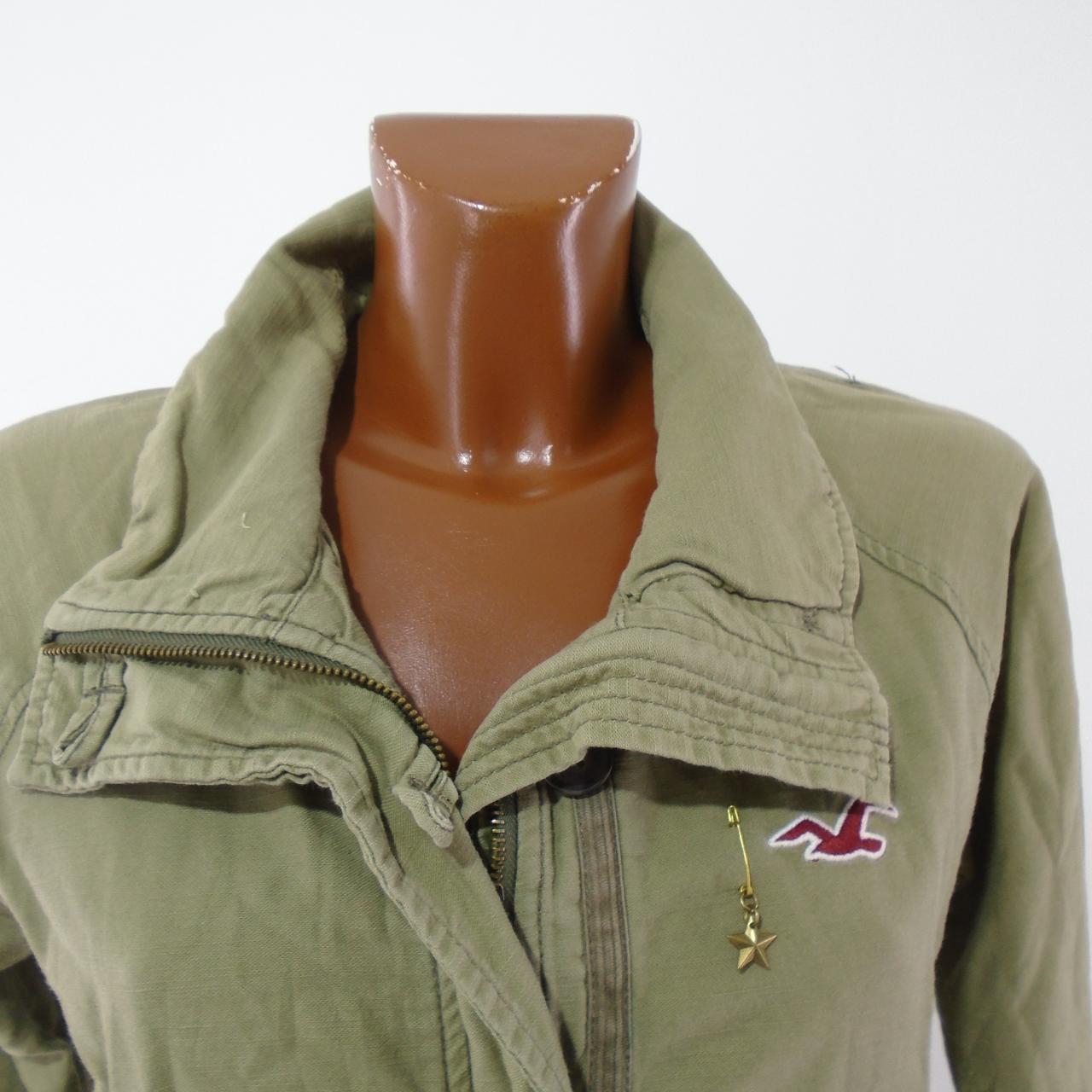 Chaqueta de mujer Hollister. Caqui. M. Usado. Bien