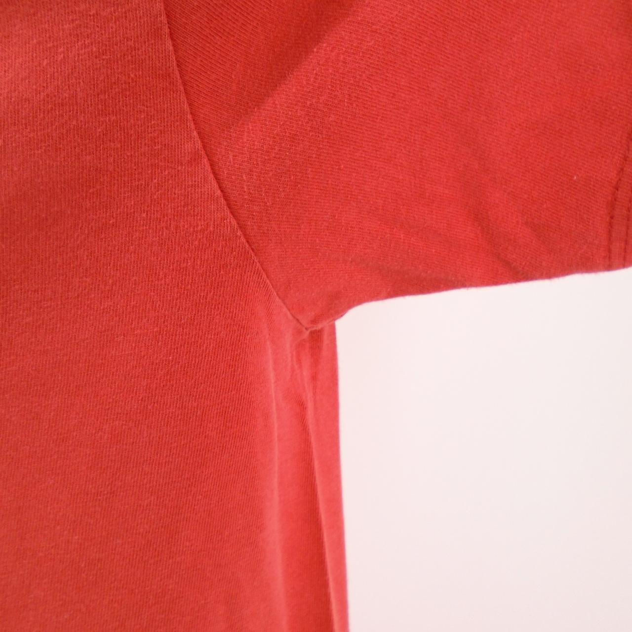 Camiseta Hombre Tommy Hilfiger. Rojo. M. Usado. Satisfactorio