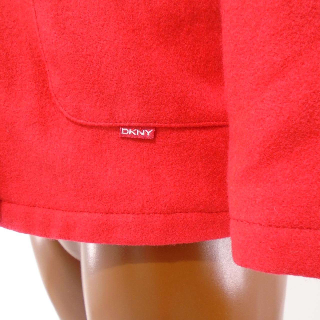 Abrigo de Mujer DKNY. Rojo. S. Usado. Bien
