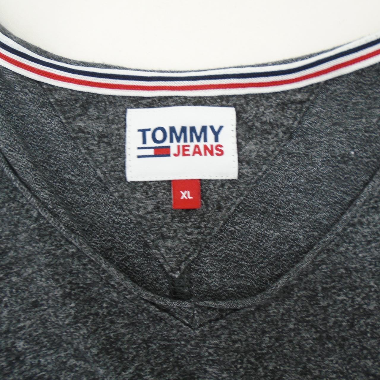 Camiseta Hombre Tommy Hilfiger. Gris. SG. Usado. Bien