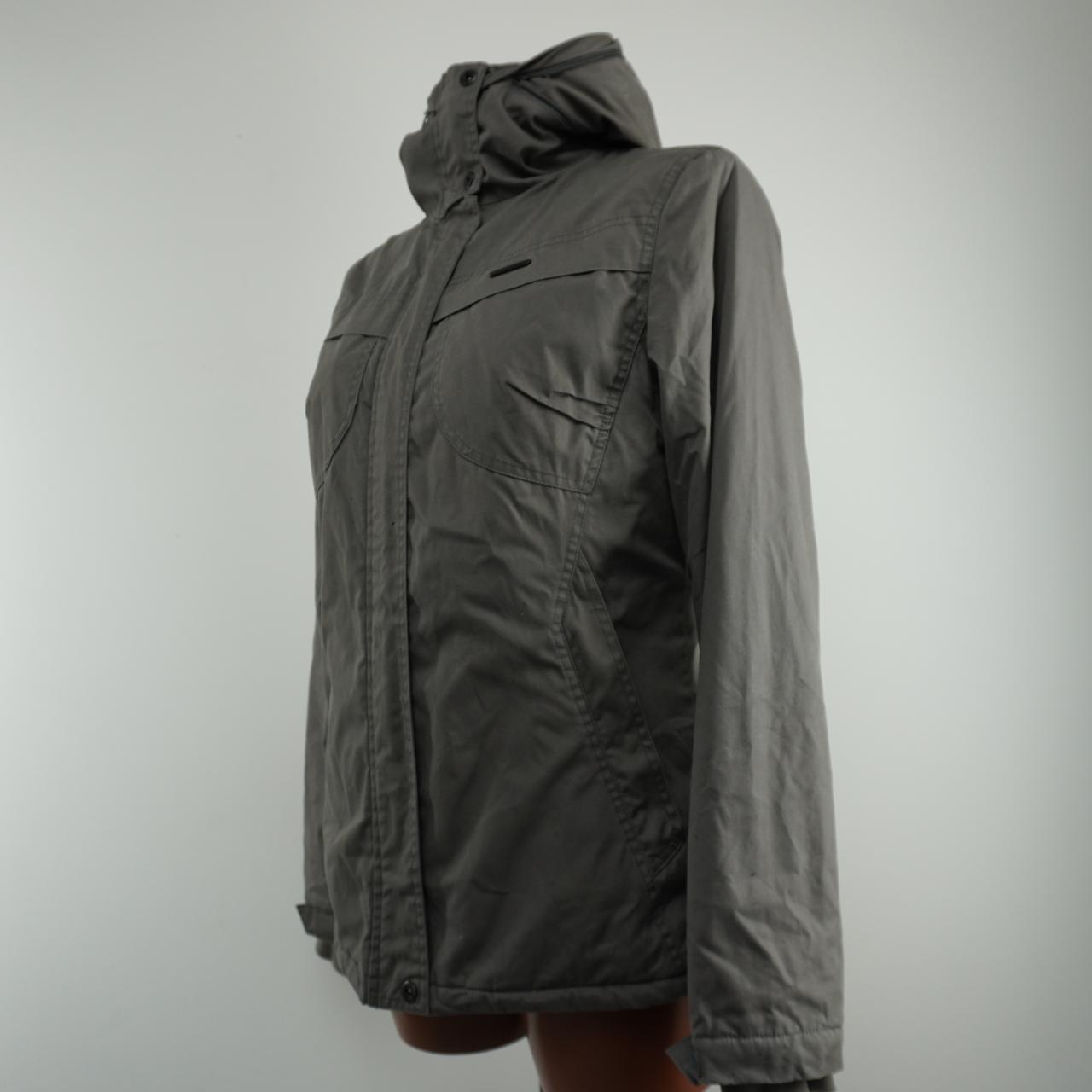 Parka de mujer Ragwear. Gris. M. Usado. Bien