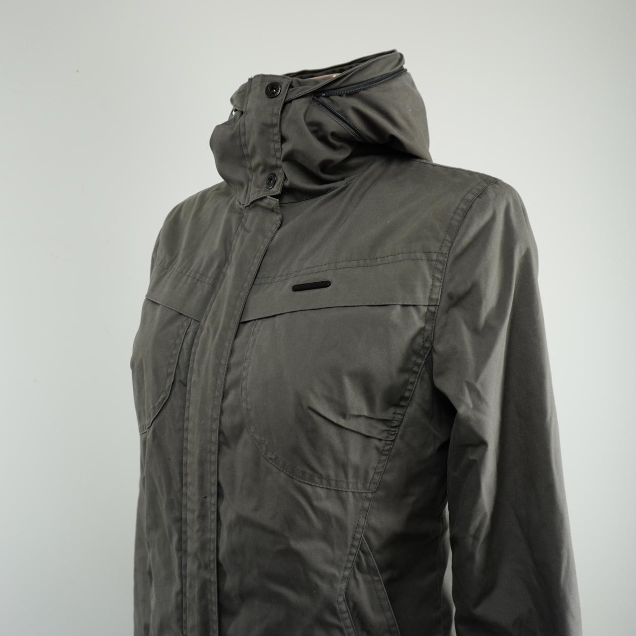 Parka de mujer Ragwear. Gris. M. Usado. Bien