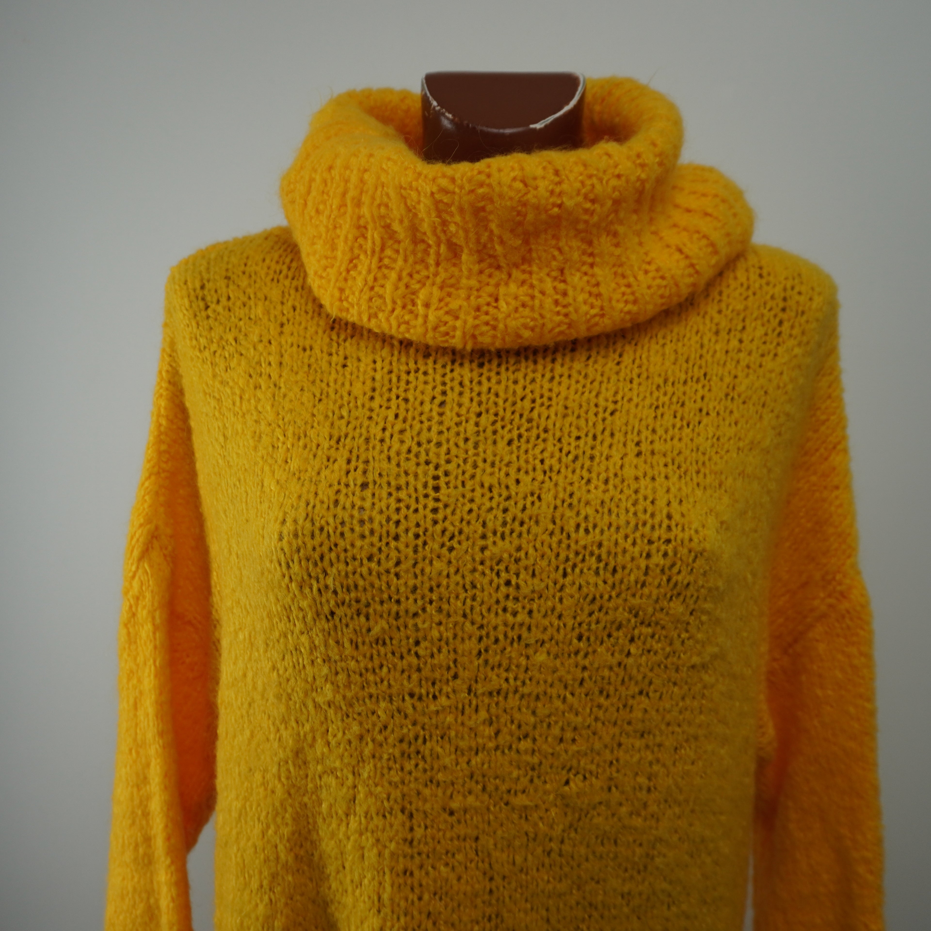 Pre-owned Women's Yolanda Sweater - Yellow, L