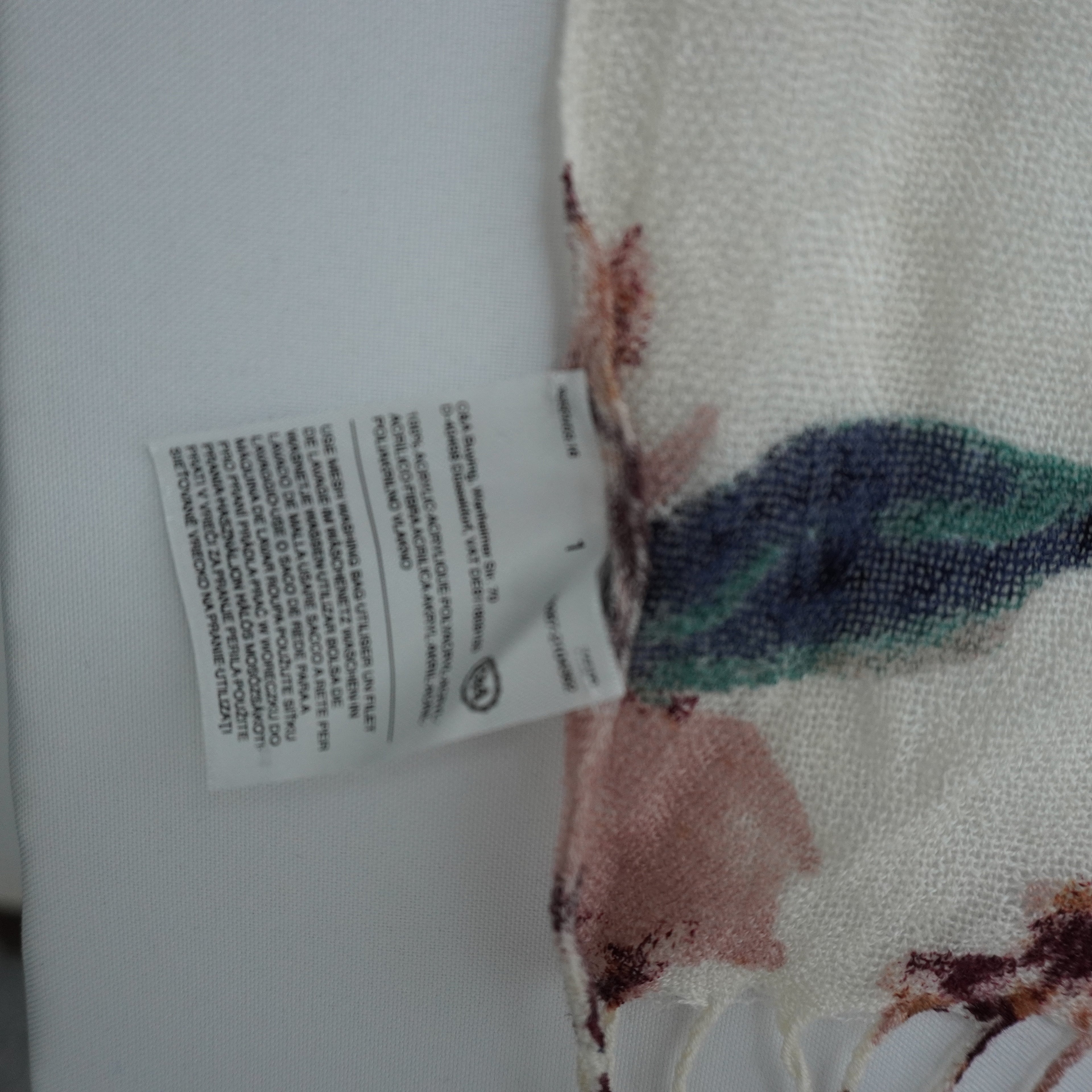 Women's Multicolor C&A Scarf - 80x200, Pre-owned in Very Good Condition