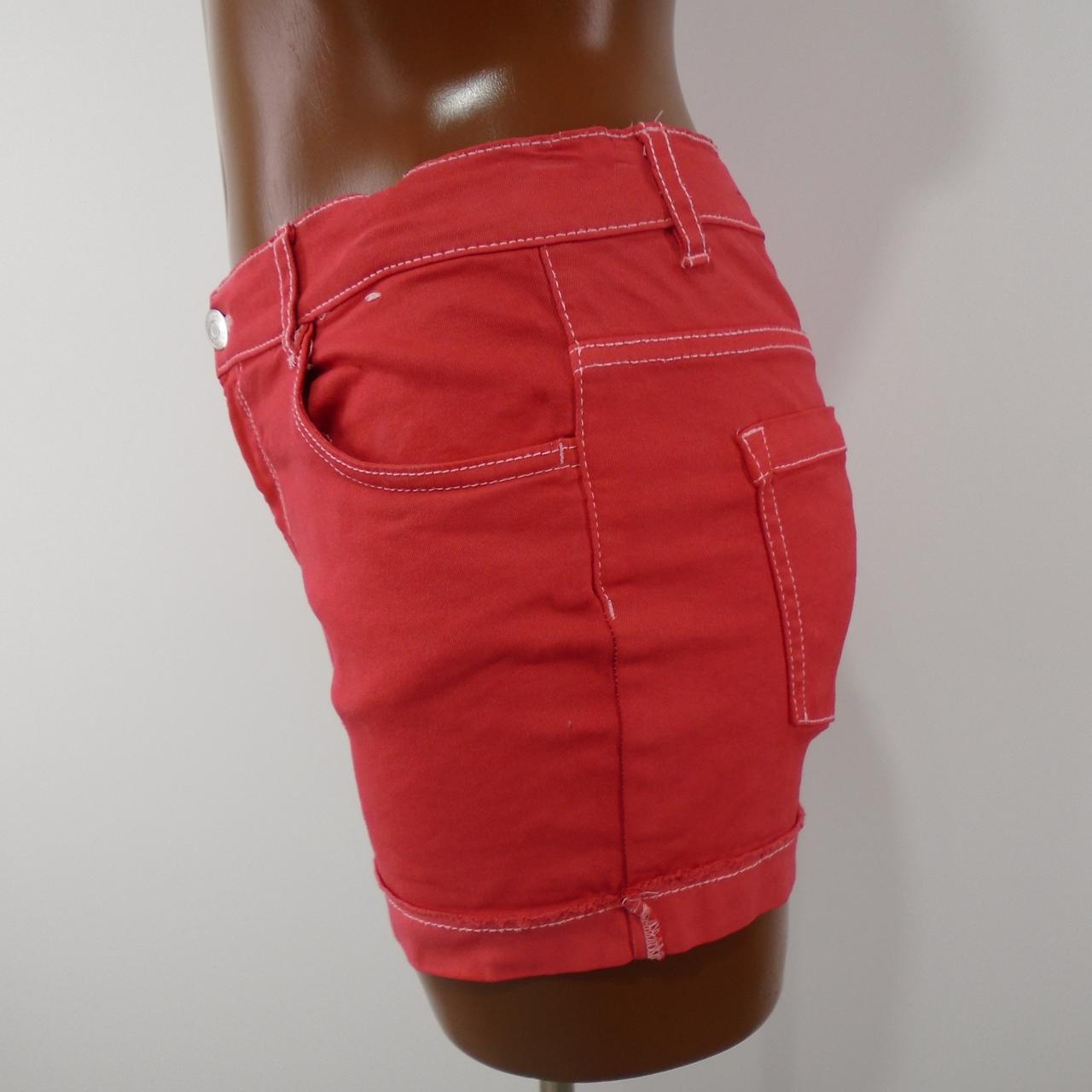 Pantalones cortos de mujer de mezclilla.  Rojo.  S. Usado.  Bien