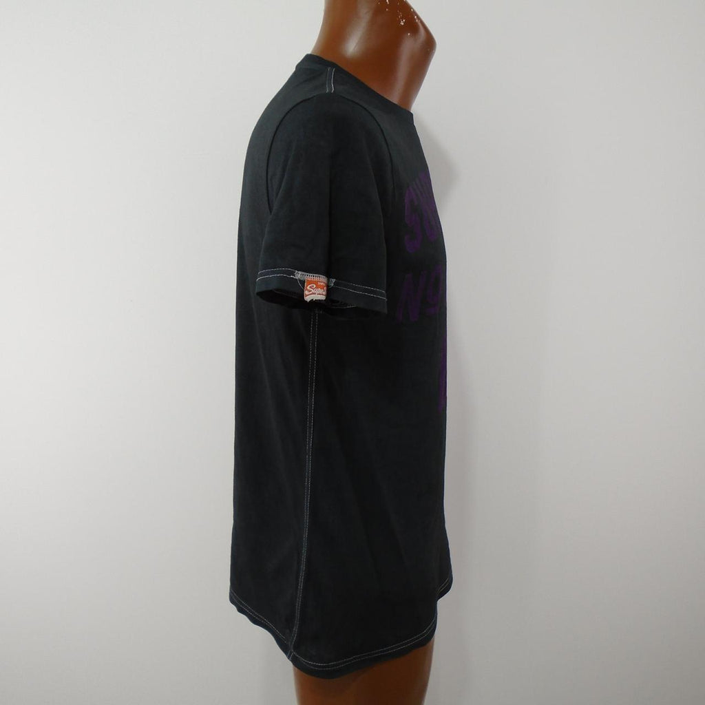 T-shirt Homme Superdry.  Le noir.  M. Utilisé.  Satisfaisant