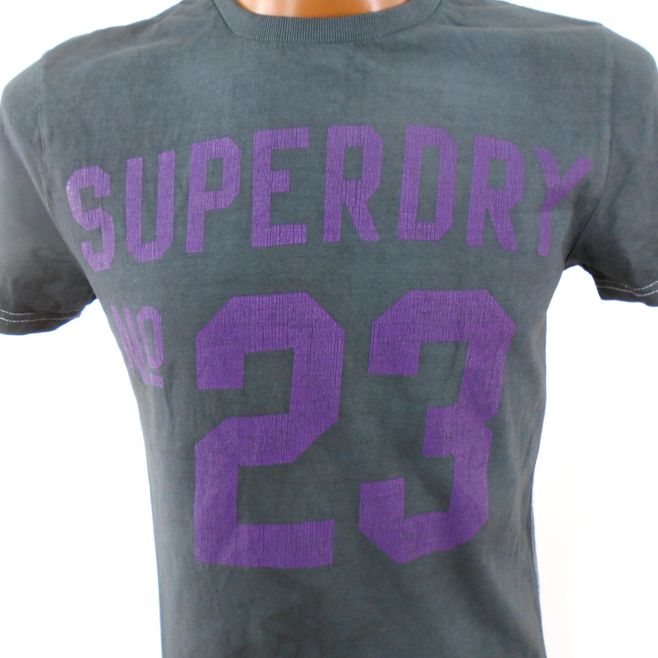 T-shirt Homme Superdry.  Le noir.  M. Utilisé.  Satisfaisant