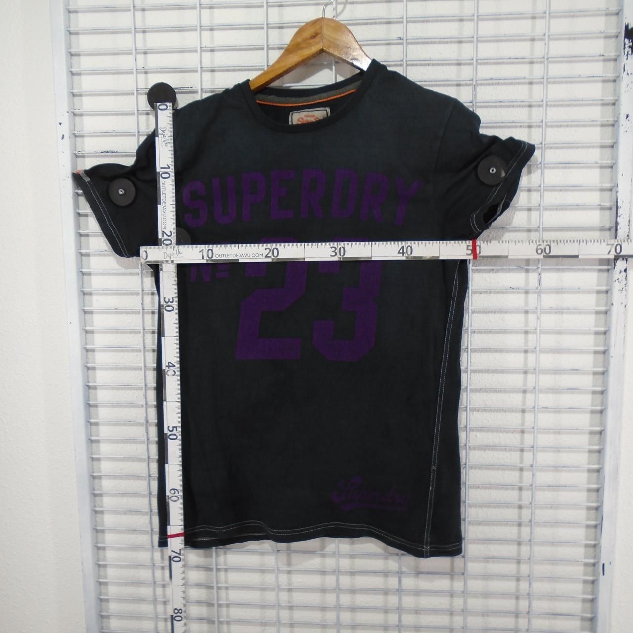 T-shirt Homme Superdry.  Le noir.  M. Utilisé.  Satisfaisant