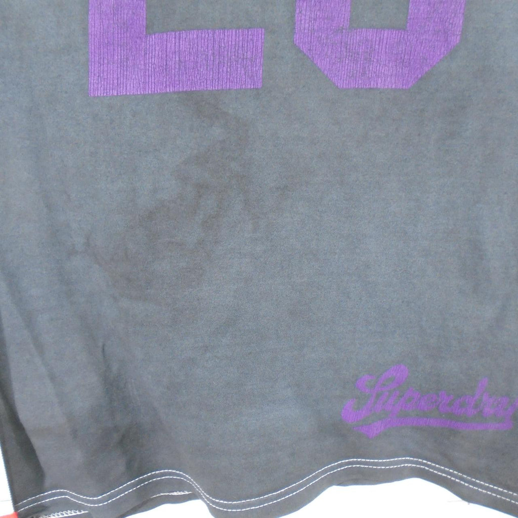 T-shirt Homme Superdry.  Le noir.  M. Utilisé.  Satisfaisant