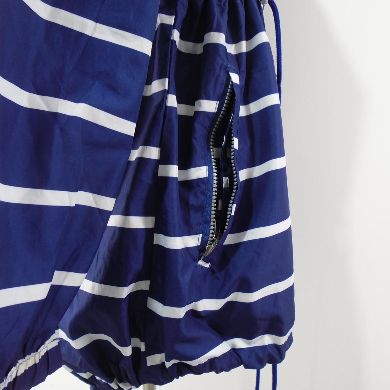 Parka tipo chaqueta para mujer. Azul oscuro. M. Usado. Bien