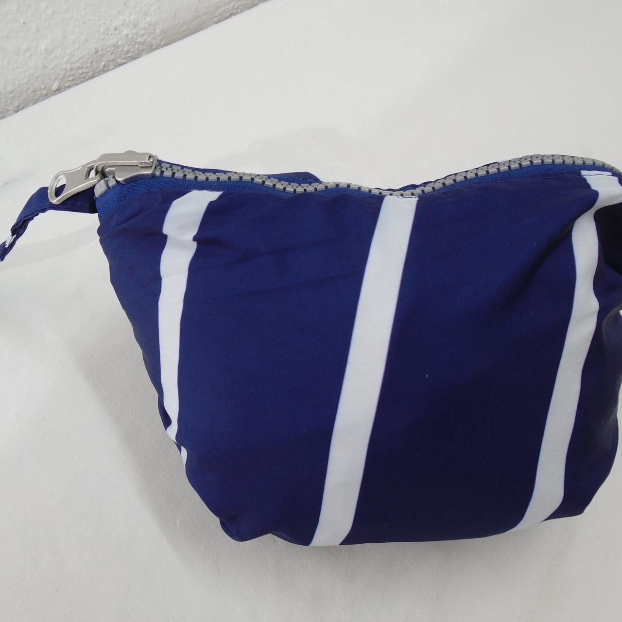 Parka tipo chaqueta para mujer. Azul oscuro. M. Usado. Bien