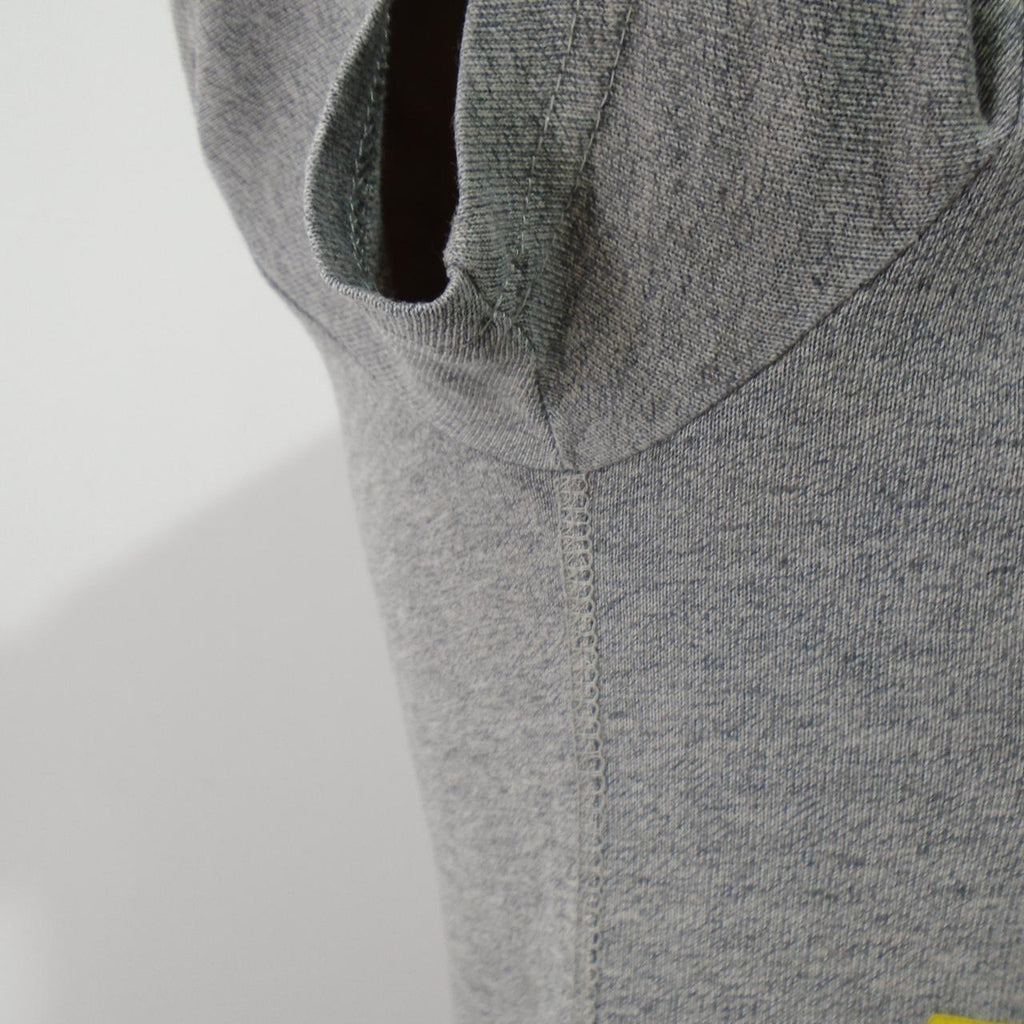 Camiseta Hombre Superdry Vintage. Gris. XS. Usado. Bien