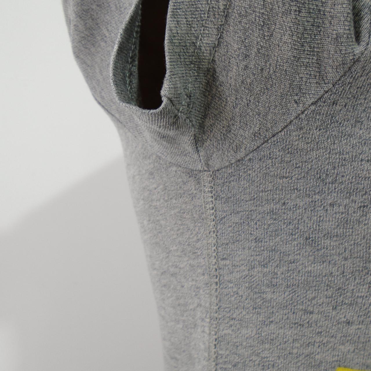 Camiseta Hombre Superdry Vintage. Gris. XS. Usado. Bien