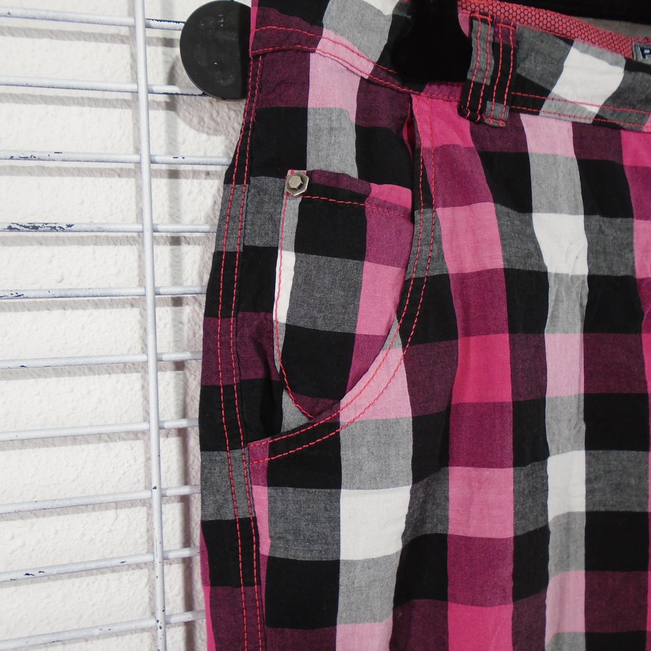 Pantalones cortos de hombre Polinesia. Multicolor. SG. Usado. Bien