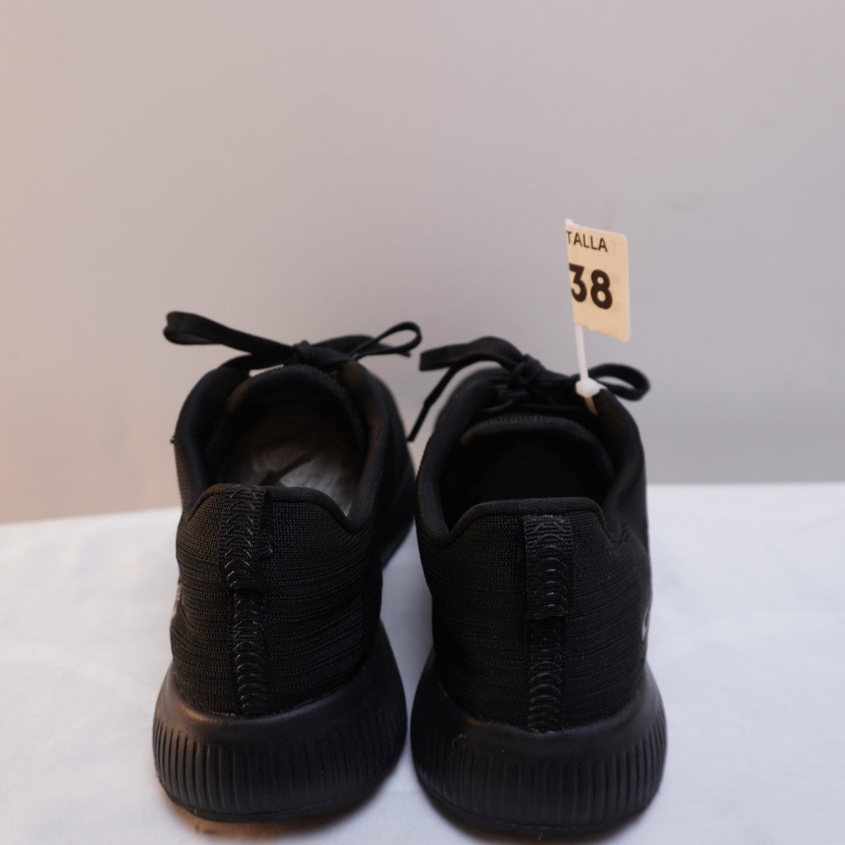 Zapatillas Skechers para Mujer Usadas - Negro, Talla 38