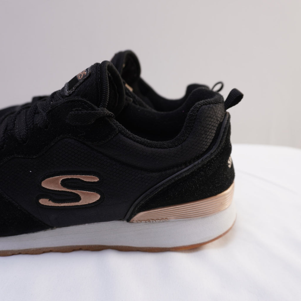 Zapatillas Skechers para Mujer Usadas - Negro, 39
