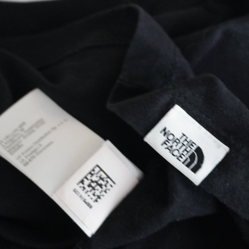 Camiseta de Manga Corta The North Face para Mujer Usada - Negro, M