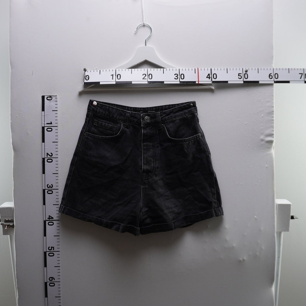 Pantalones Cortos Vaqueros Stradivarius para Mujer Usados - Negro, S
