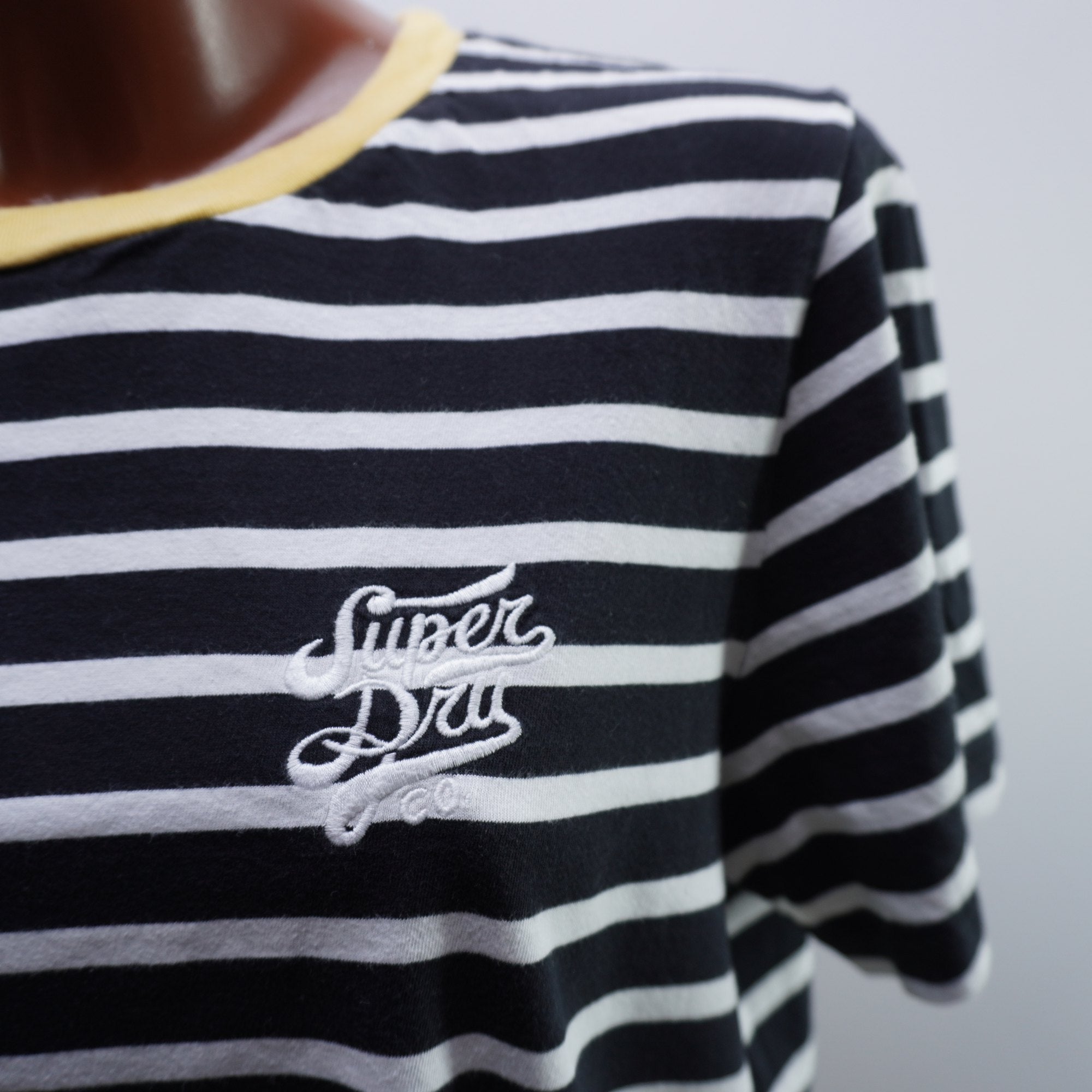 Camiseta de Manga Corta Superdry para Mujer Usada - Blanca, XL