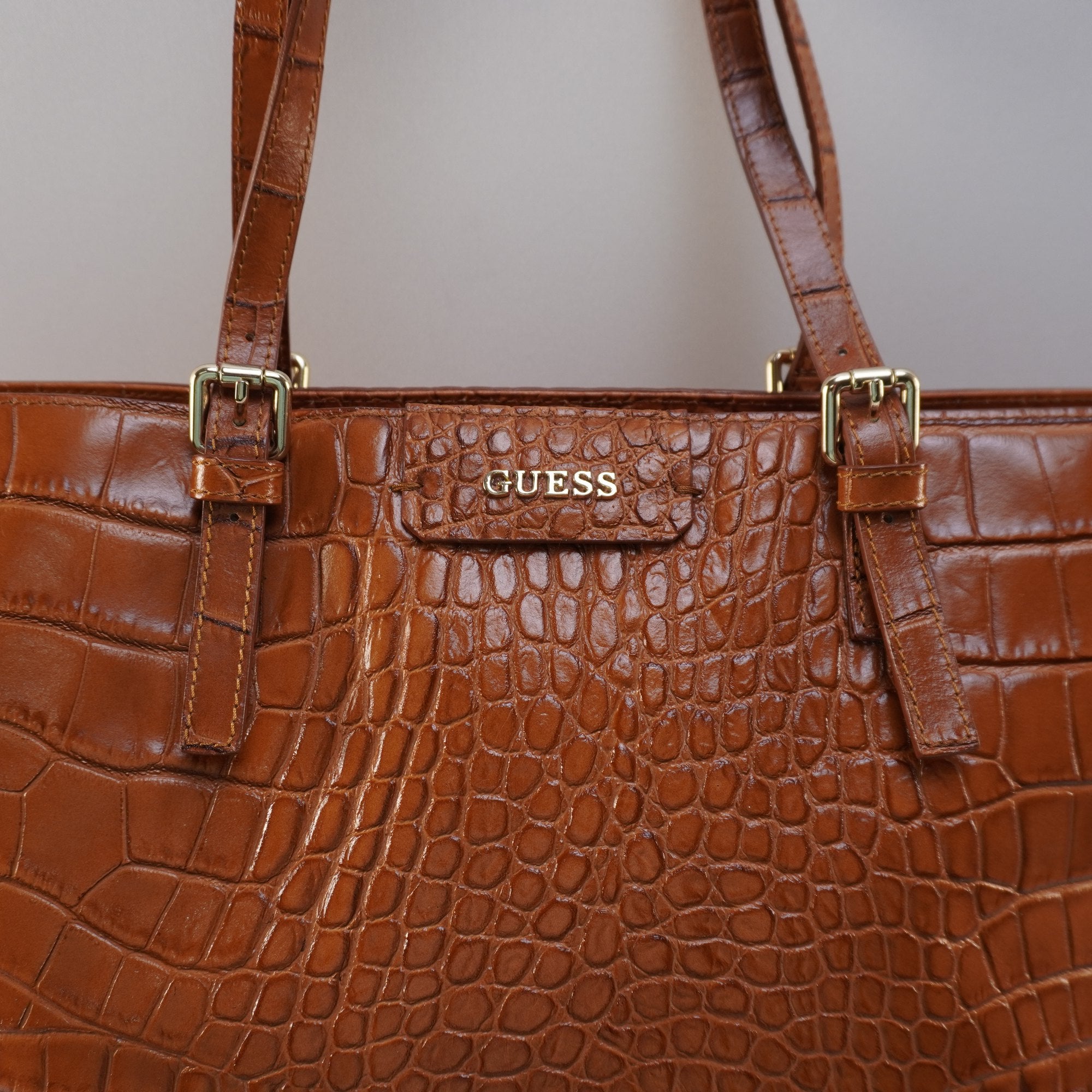 Bolso Baguette Guess para Mujer Usado - Marrón, Muy Buen Estado
