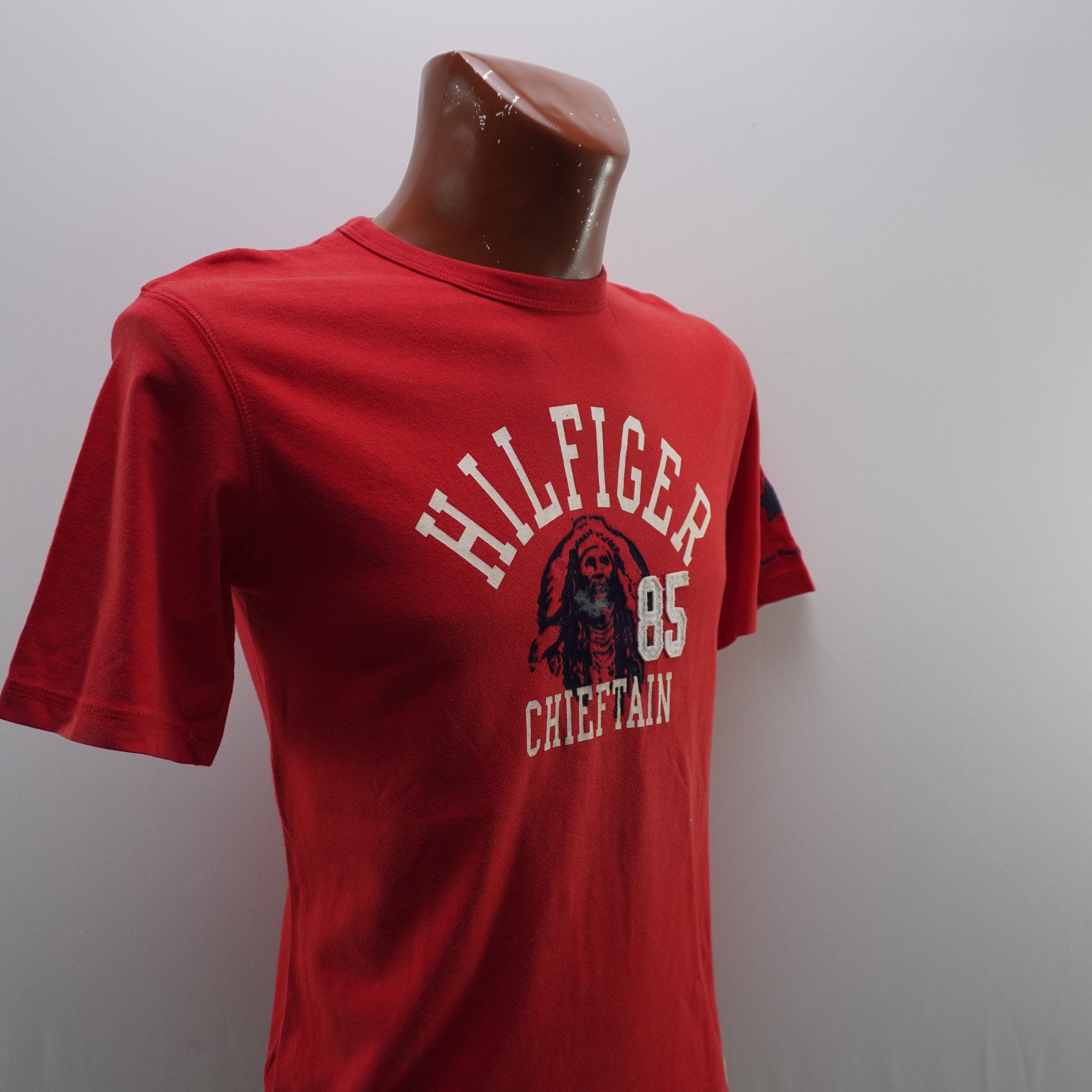 Camiseta de Manga Corta Tommy Hilfiger para Hombre - Roja, L, Usada en Muy Buen Estado