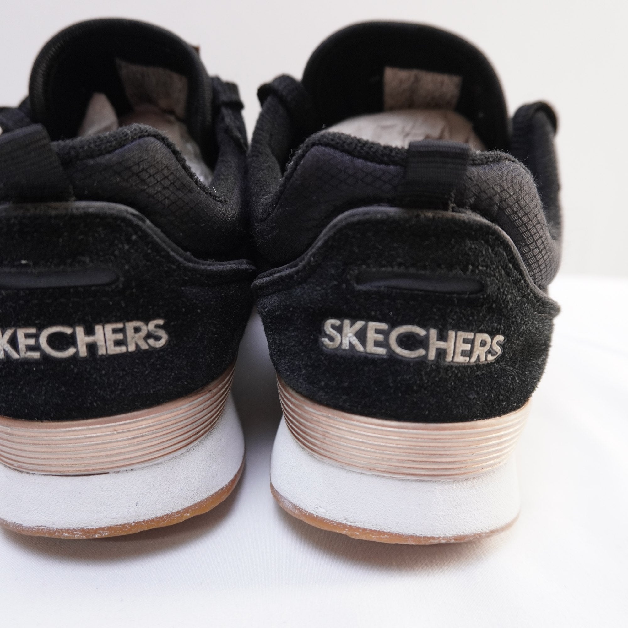 Zapatillas Skechers para Mujer Usadas - Negro, 39
