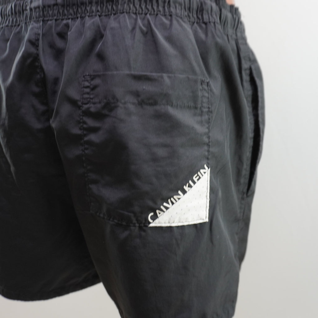 Bermudas Calvin Klein para Hombre Usadas - Negro, Muy Buen Estado