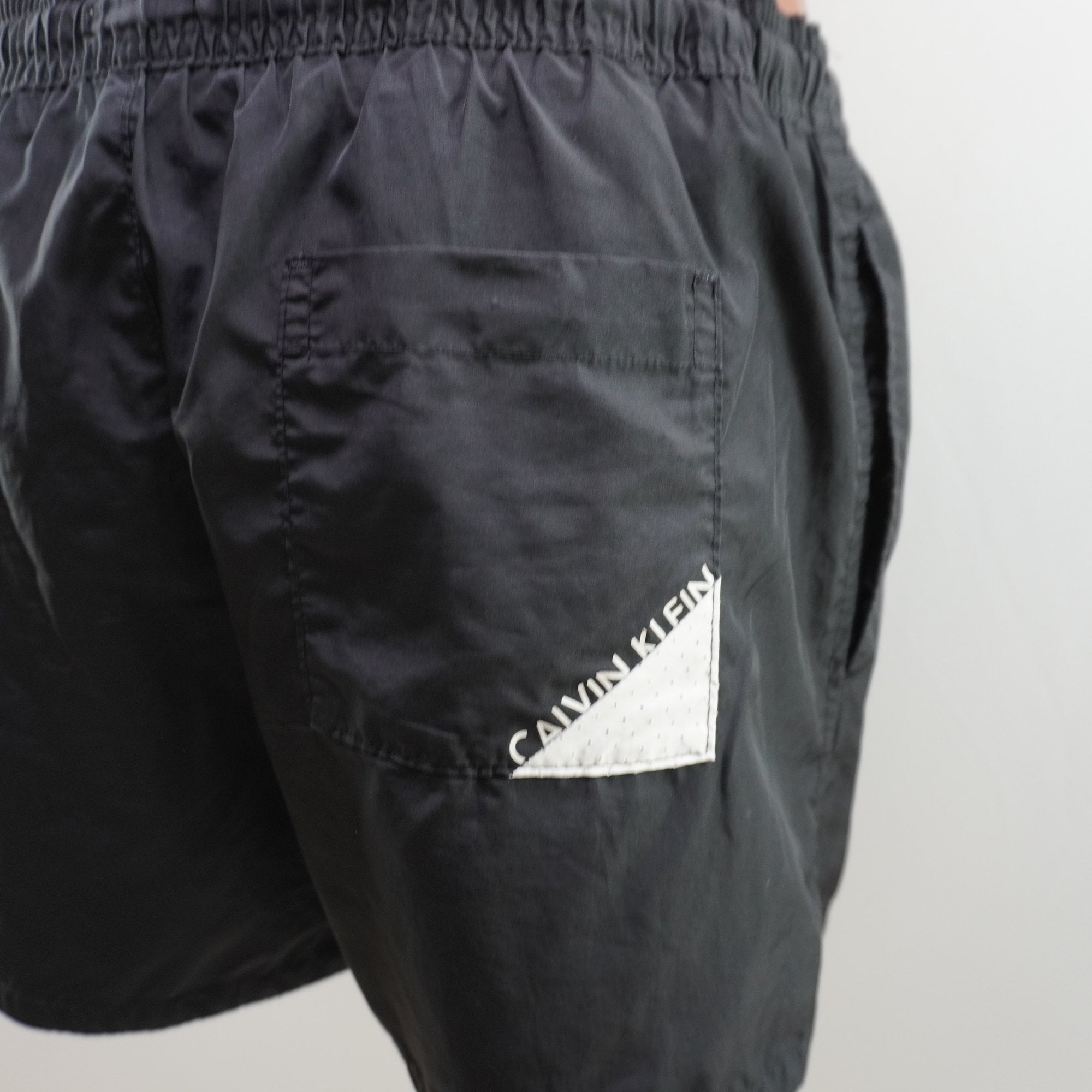 Bermudas Calvin Klein para Hombre Usadas - Negro, Muy Buen Estado