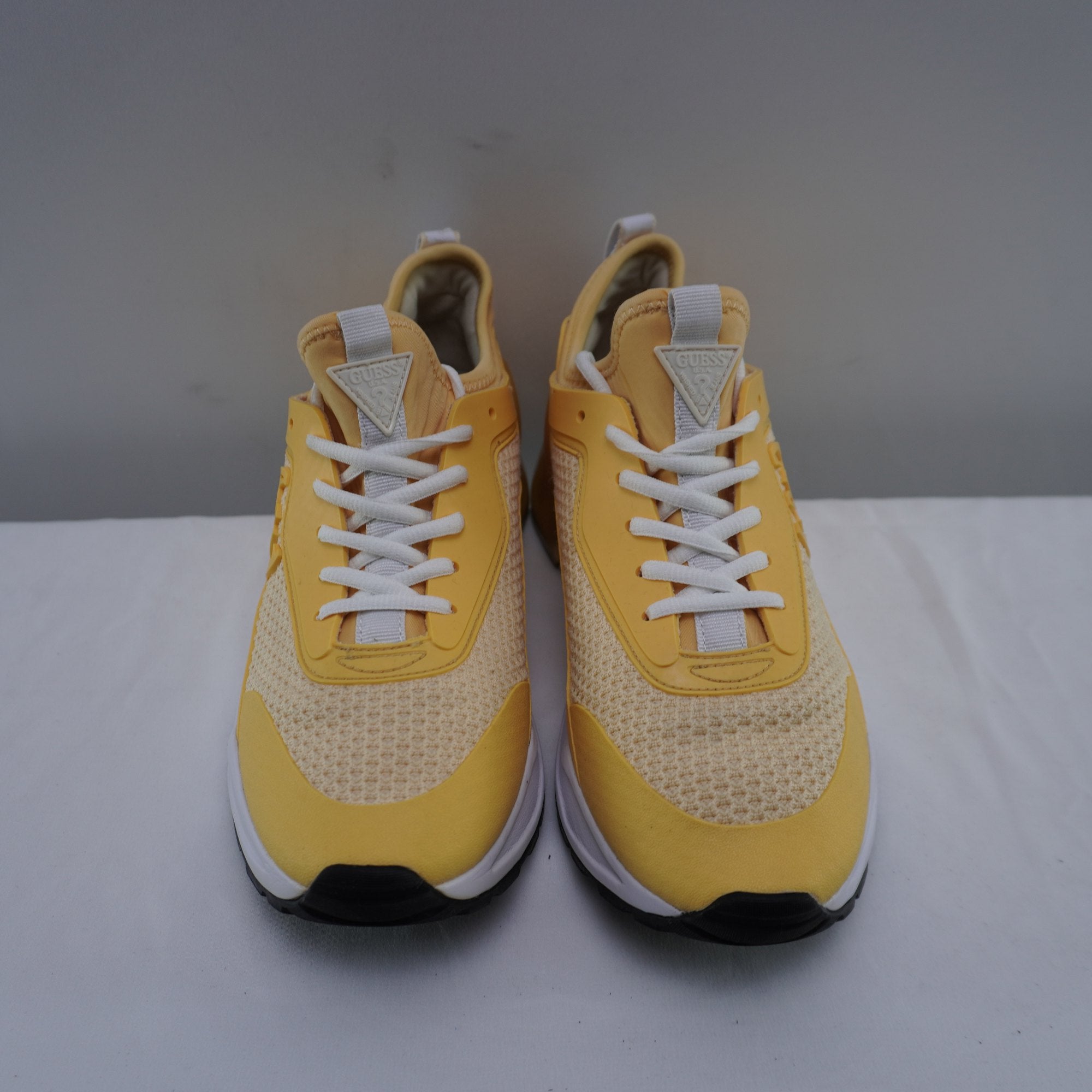 Zapatillas Guess para Mujer Usadas - Amarillo, Talla 40