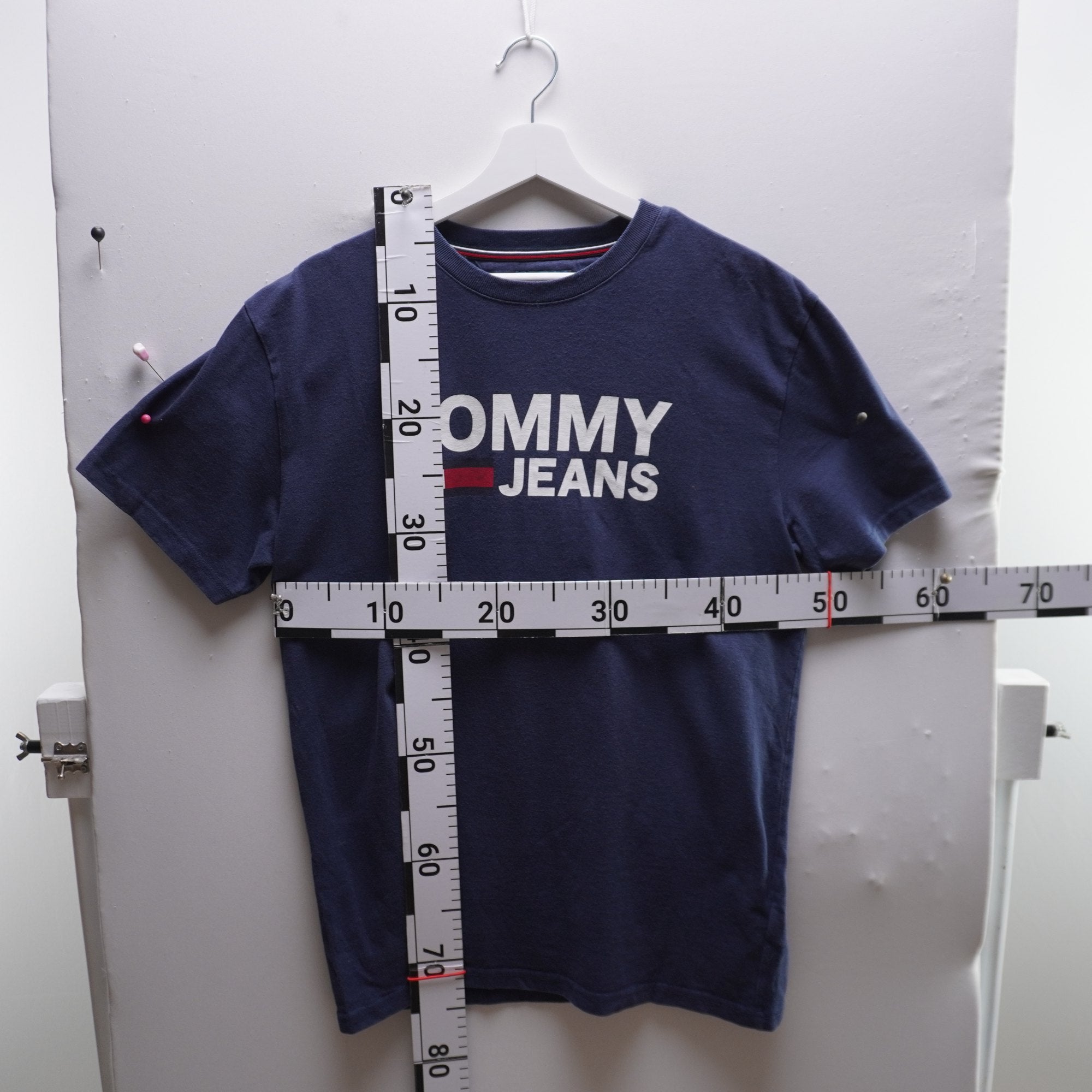 Camiseta de Manga Corta Tommy Hilfiger para Hombre - Azul Marino, Mediano (M), Usada en Muy Buen Estado