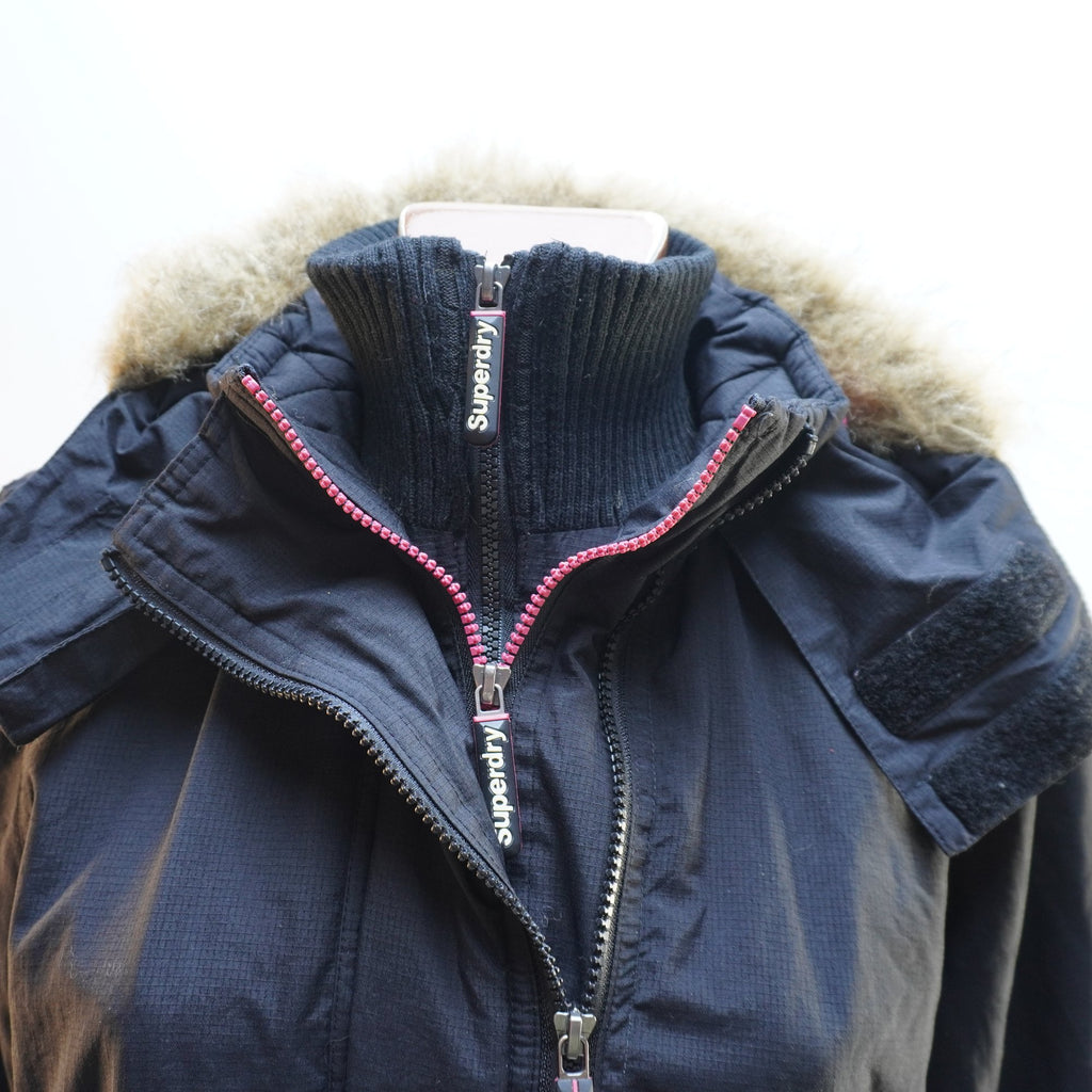 Parka Superdry para Mujer Usada - Negra, XL