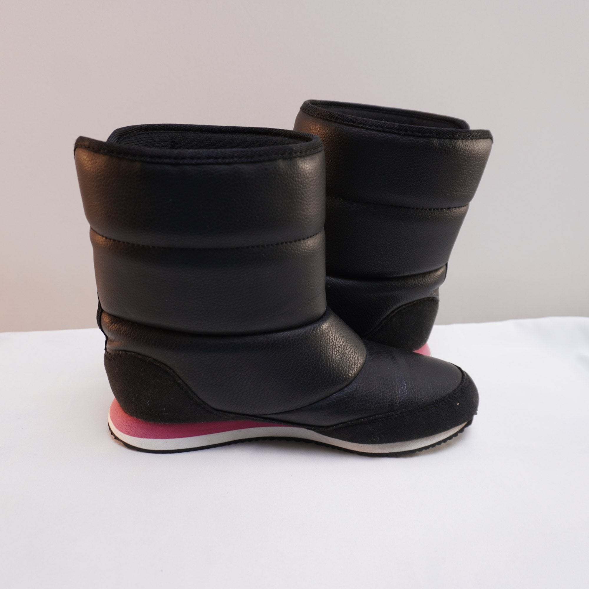 Botas Nike para Mujer Usadas - Negro, Talla 36.5