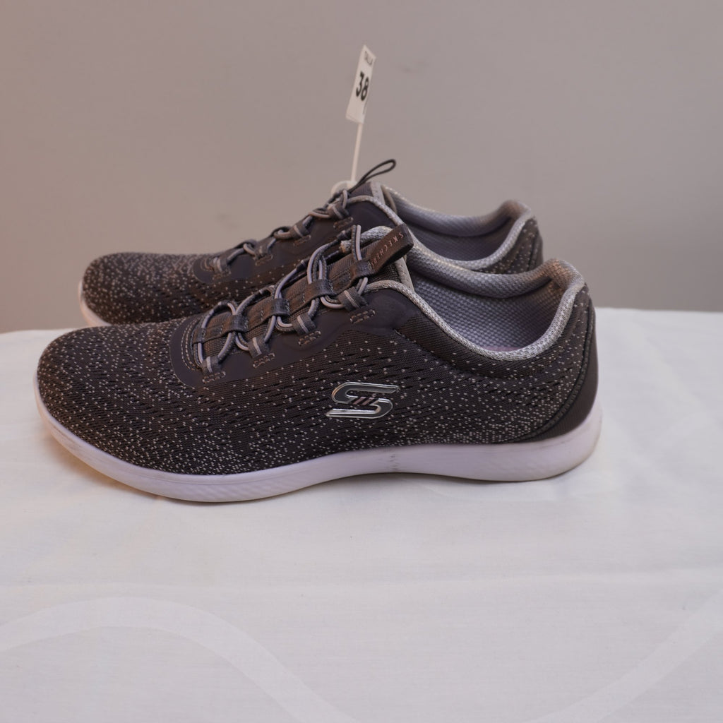 Zapatillas Skechers para Mujer Grises - Talla 38, Usadas en Muy Buen Estado